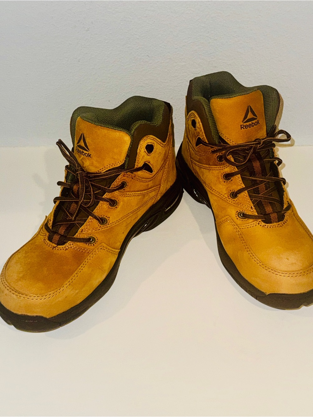 Reebok RB4388 "Tyak" boot